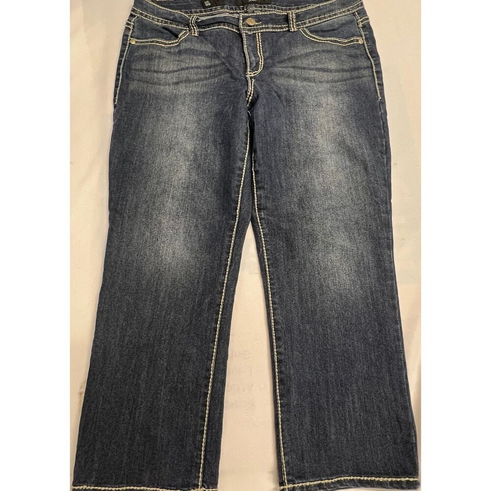Nine West Women Size 12/31 Embroidered Flap Pockets Crop Denim Capri Jeans